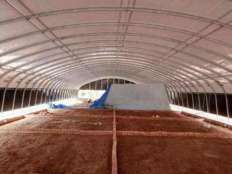 Measurements should be carried out before the greenhouse construction to effectively reduce installation errors